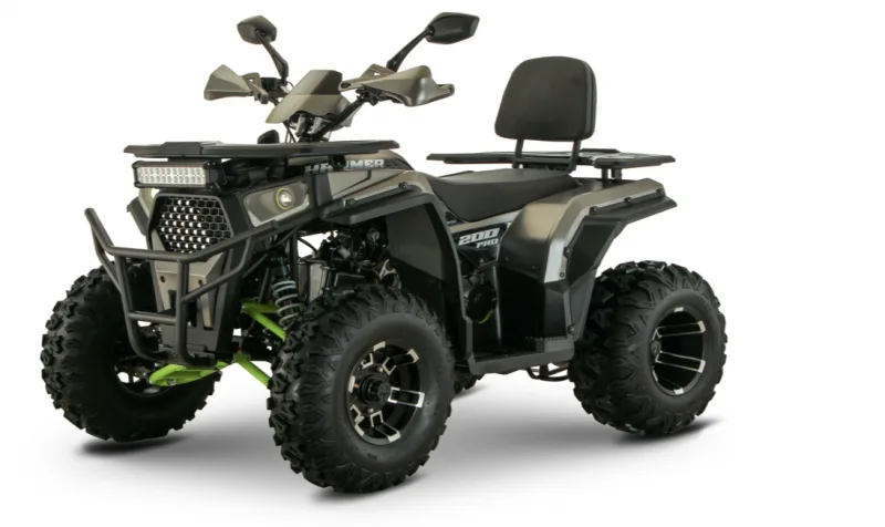 Markx Hammer 200 PRO em três quartos, com encosto para o carona